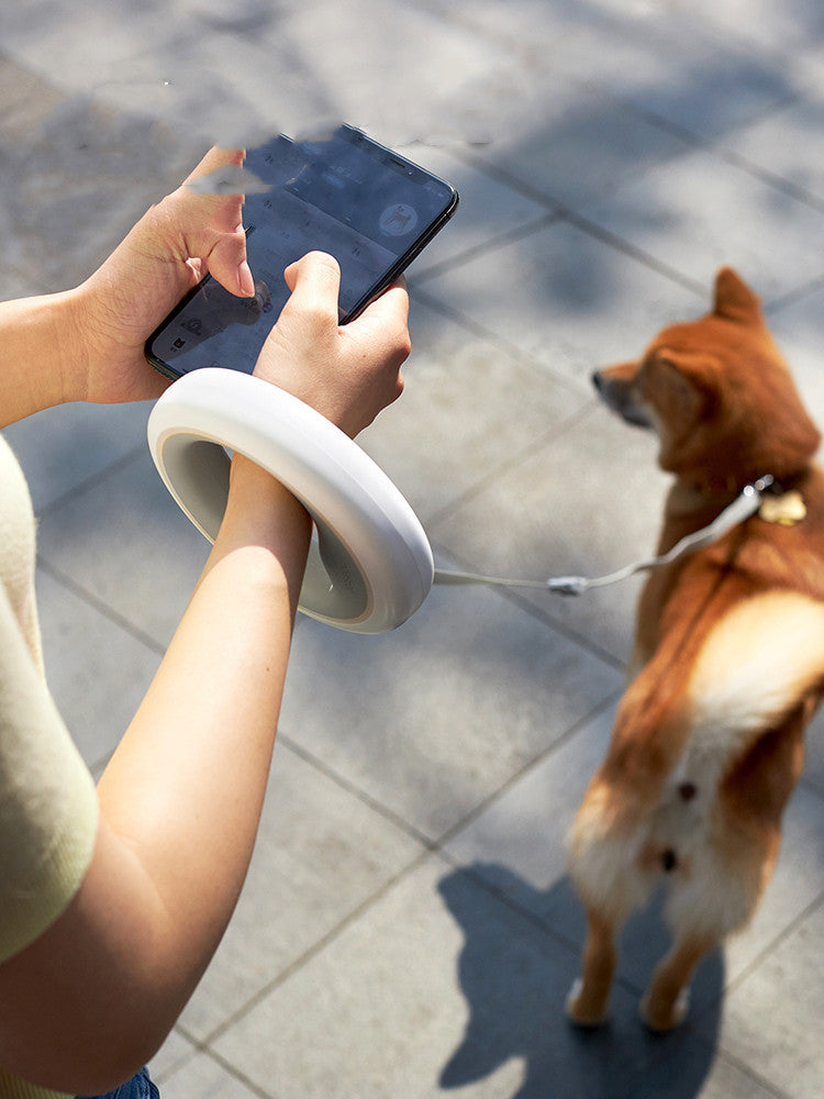 UFO Retractable Leash